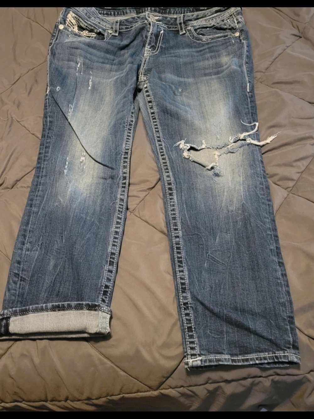 Vigoss Distressed Blue Denim Capris